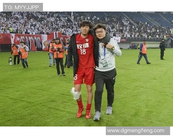 中国足球励志球星的奋斗历程与成就展示