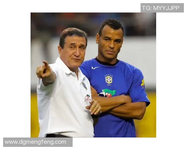 足球历史经典传奇球星排名盘点 回顾老一辈球员的巅峰时刻与辉煌成就 足球历史经典传奇球星排名盘点 回顾老一辈球员的巅峰时刻与辉煌成就